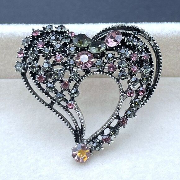 Gunmetal Gray with Pink Morganite and Olivine Crystal Heart Pin Back Brooch - Picture 6 of 8